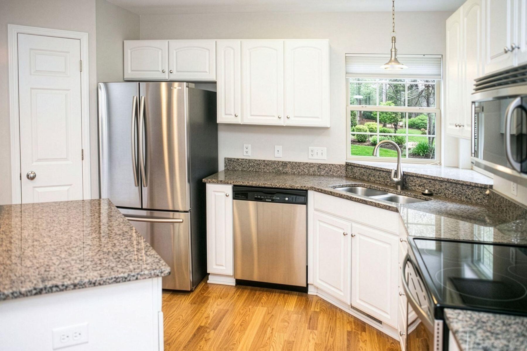 500 Edwards Boulevard, Unit 59 Lake Geneva, WI 53147 - Photo 6 of 26 Kitchen