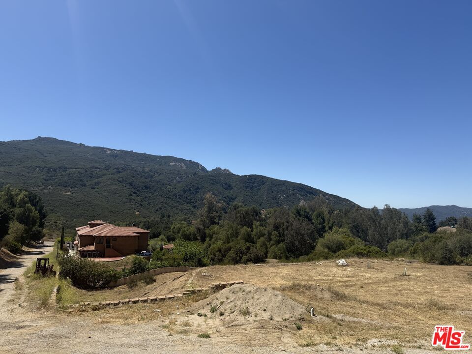 2116 Stunt Road Calabasas, CA 91302 - Photo 4 of 12