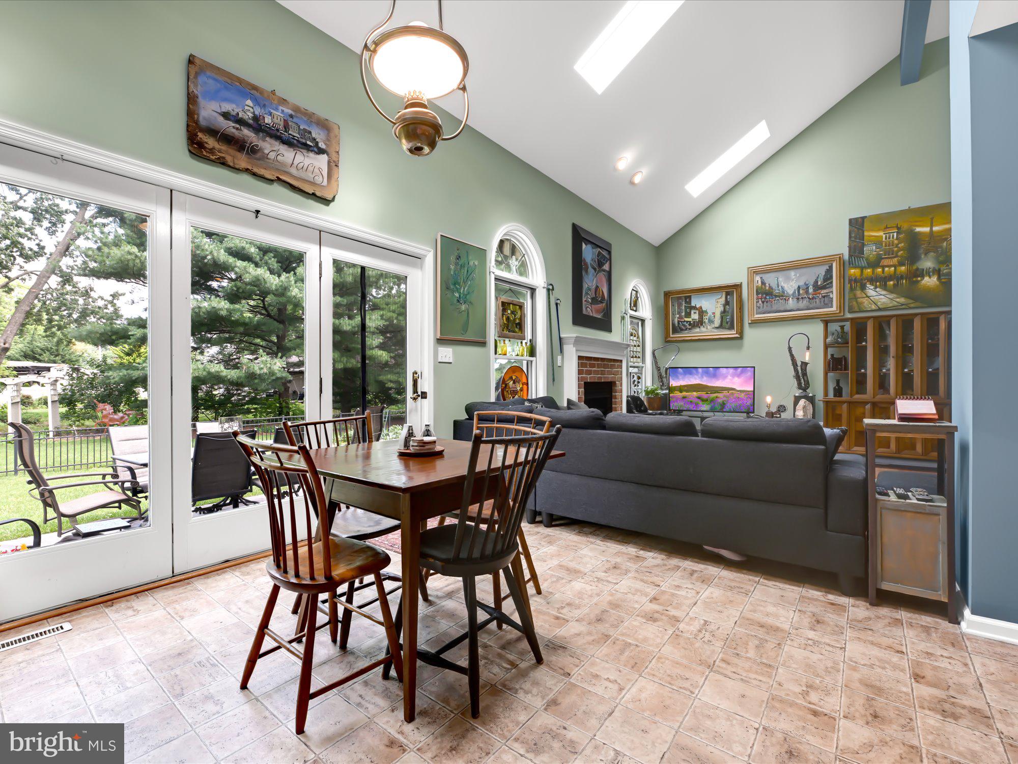 405 East 4th Avenue Lititz, PA 17543 - Photo 16 of 40 Breakfast Room