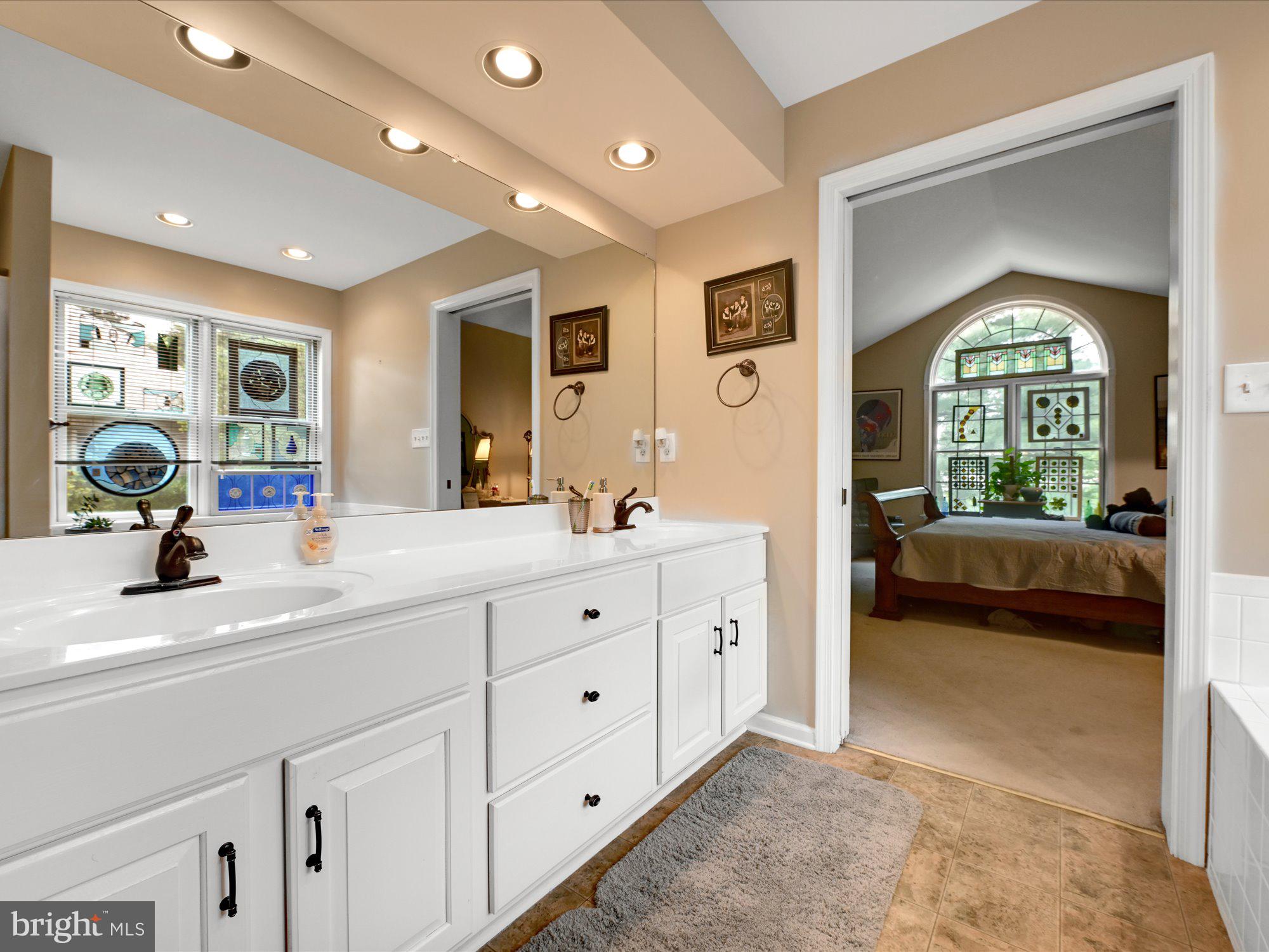 405 East 4th Avenue Lititz, PA 17543 - Photo 23 of 40 Main Bath