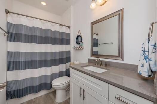 512 Vale Loop Crestview, FL 32536 - Photo 54 of 83 a bathroom with a sink and a mirror