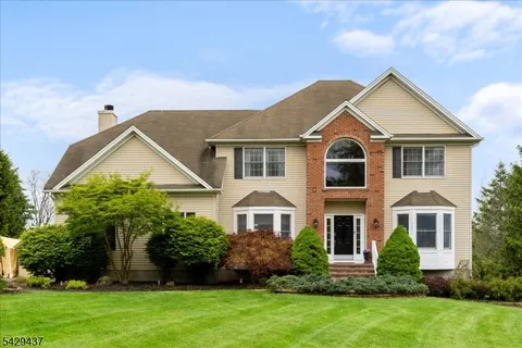 $865,000 | 5 Prall Court, Ringoes, NJ 08551