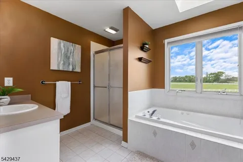 $865,000 | 5 Prall Court, Ringoes, NJ 08551