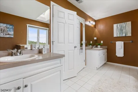 $865,000 | 5 Prall Court, Ringoes, NJ 08551
