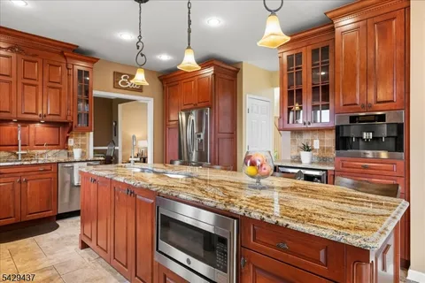 $865,000 | 5 Prall Court, Ringoes, NJ 08551