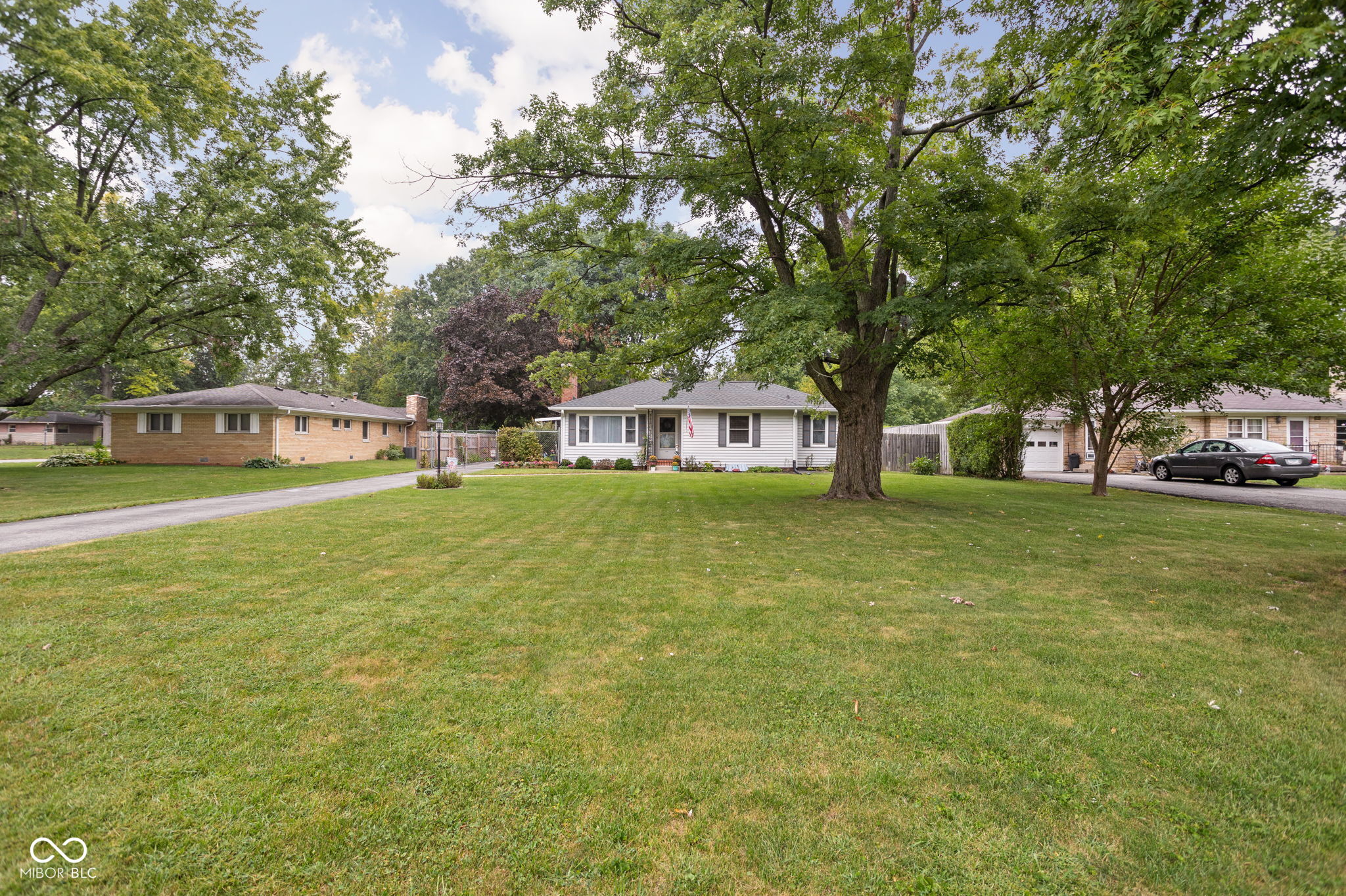 1408 East Banta Road Indianapolis, IN 46227 - Photo 2 of 34 Gallery Image 2
