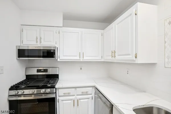 $2,850 | 66 Park Avenue, Unit C, Park Ridge, NJ 07656