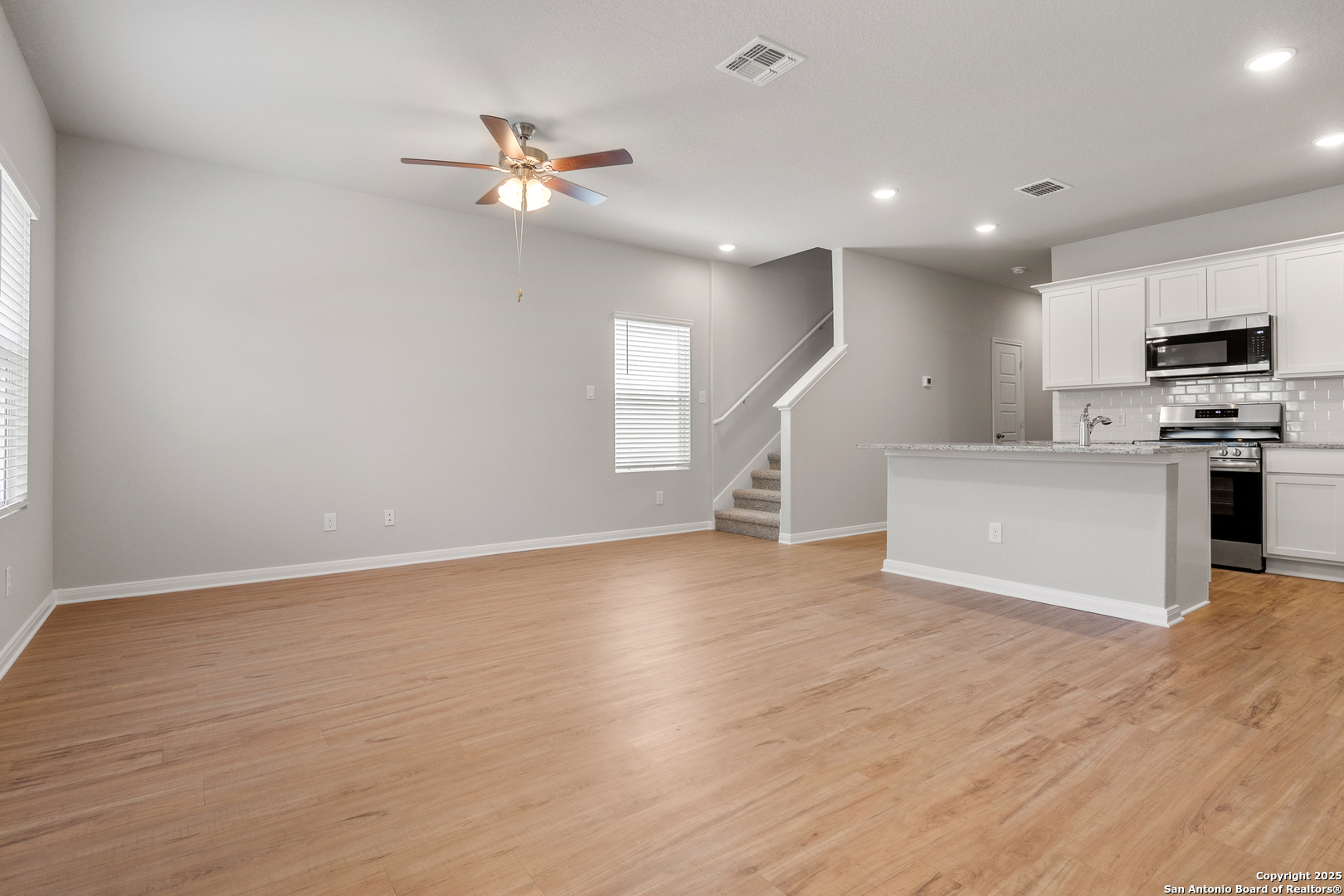 3912 Abbott Pass St. Hedwig, TX 78152 - Photo 4 of 17