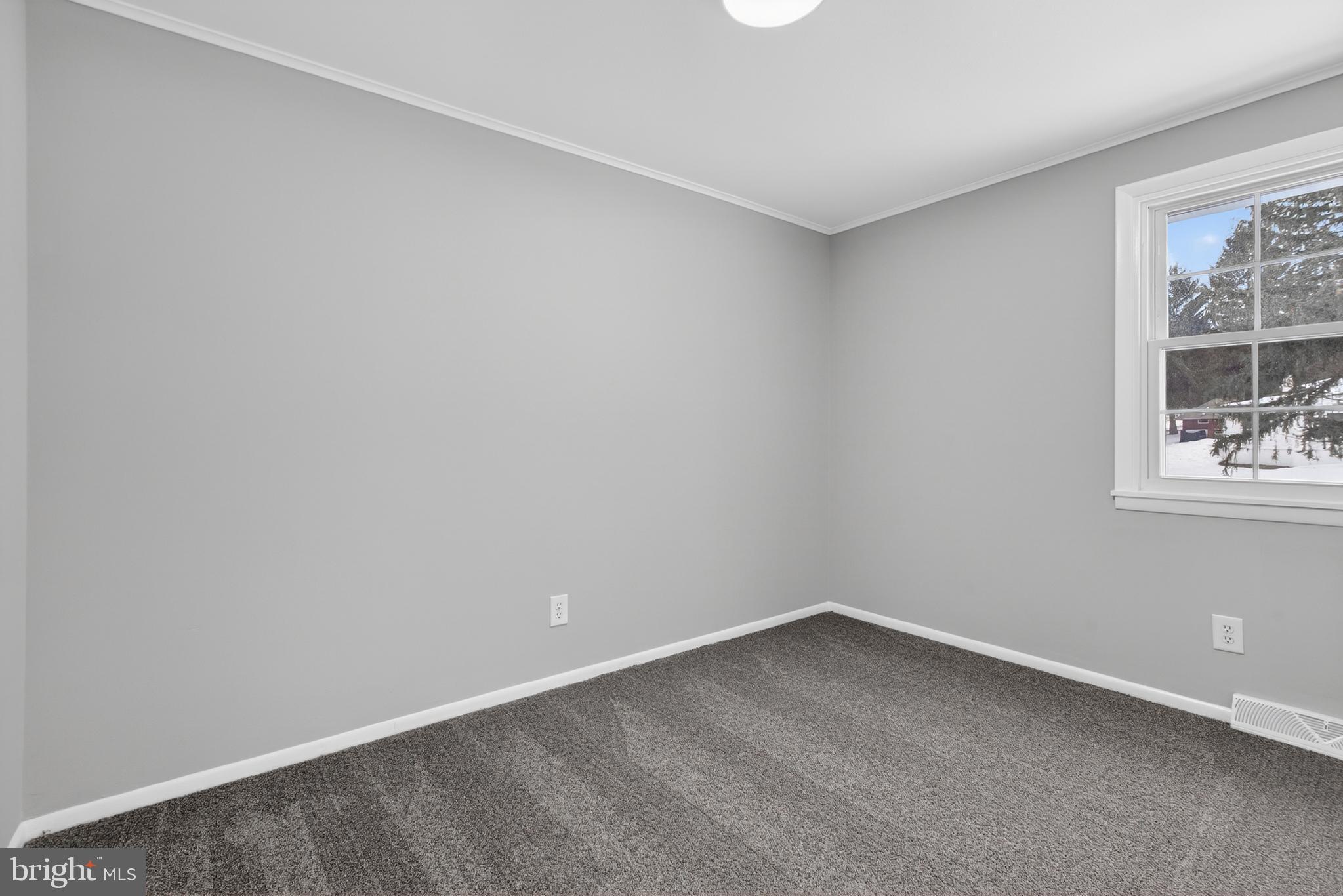 39 1st Street Windsor, PA 17366 - Photo 19 of 33