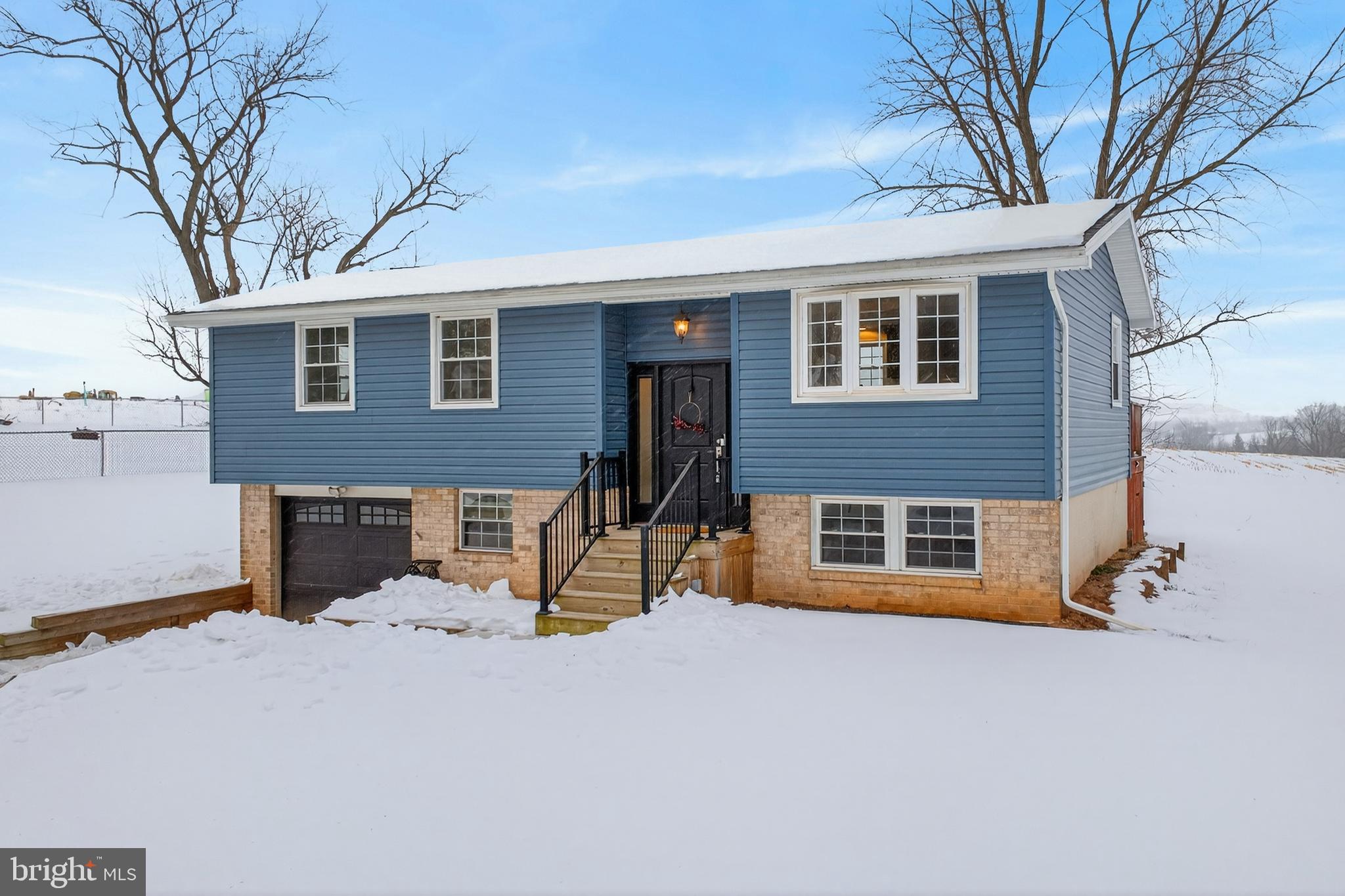 39 1st Street Windsor, PA 17366 - Photo 3 of 33