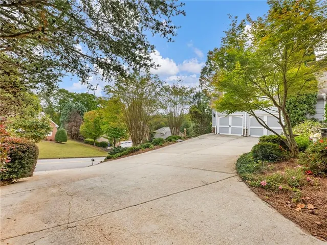 $775,000 | 2641 Waters Edge Drive, Gainesville, GA 30504