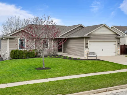 $610,000 | 724 North Joshua Lane, Lake Geneva, WI 53147