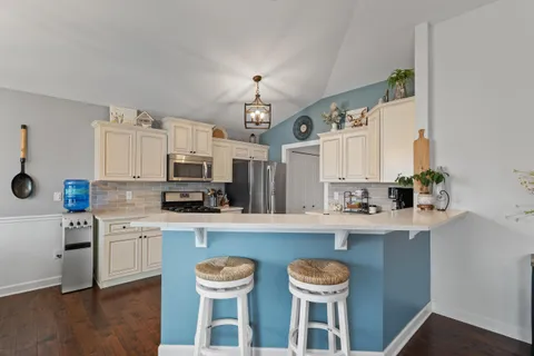 $610,000 | 724 North Joshua Lane, Lake Geneva, WI 53147