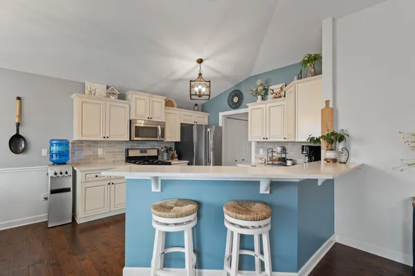 $610,000 | 724 North Joshua Lane, Lake Geneva, WI 53147
