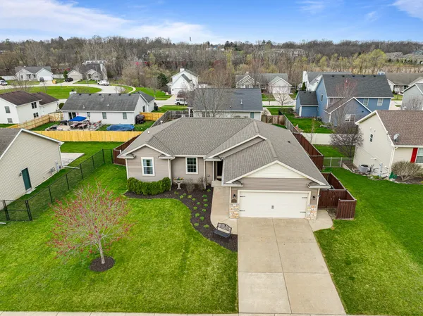 $610,000 | 724 North Joshua Lane, Lake Geneva, WI 53147