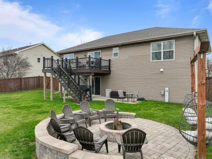 $610,000 | 724 North Joshua Lane, Lake Geneva, WI 53147