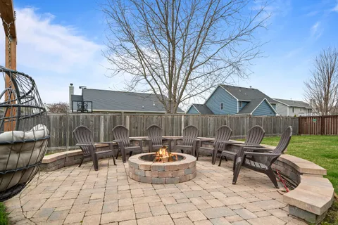 $610,000 | 724 North Joshua Lane, Lake Geneva, WI 53147