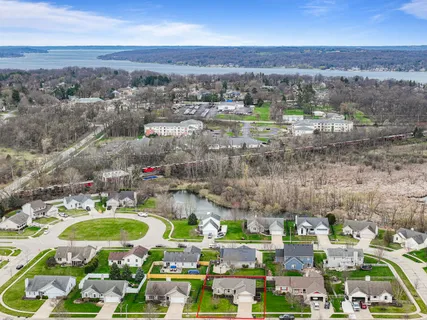 $610,000 | 724 North Joshua Lane, Lake Geneva, WI 53147