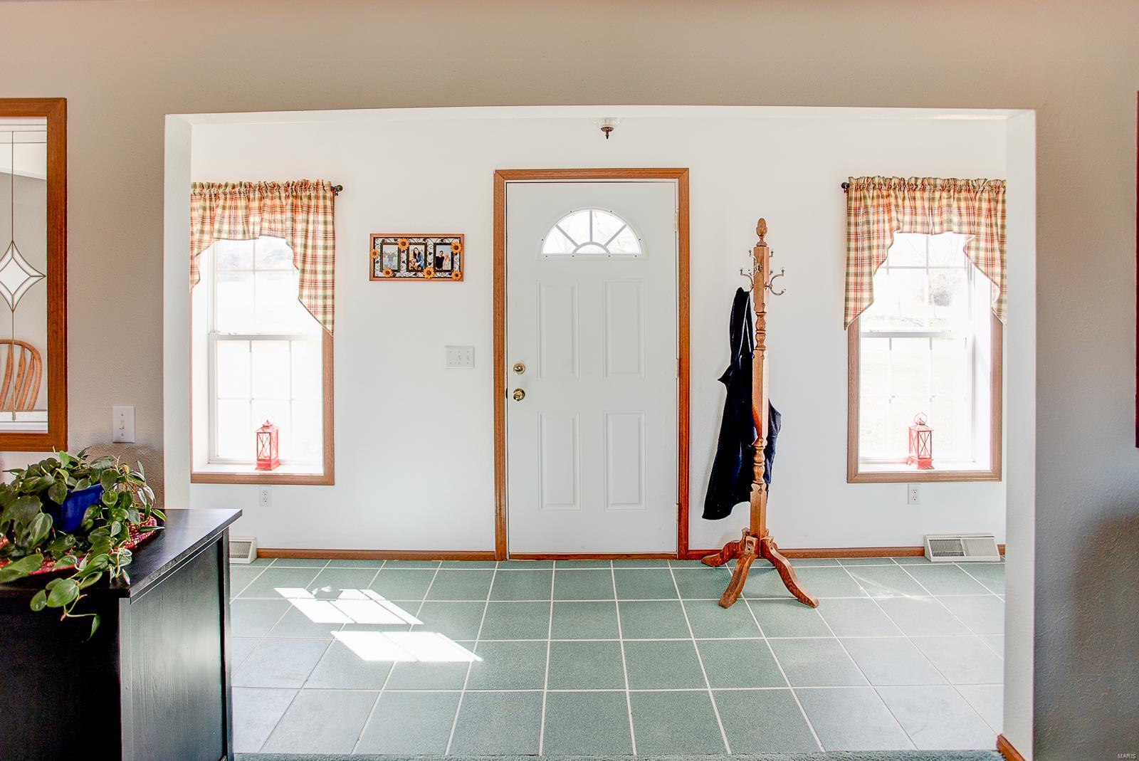 5090 Old Carpenter Road Edwardsville, IL 62025 - Photo 11 of 39 Gallery Image 11