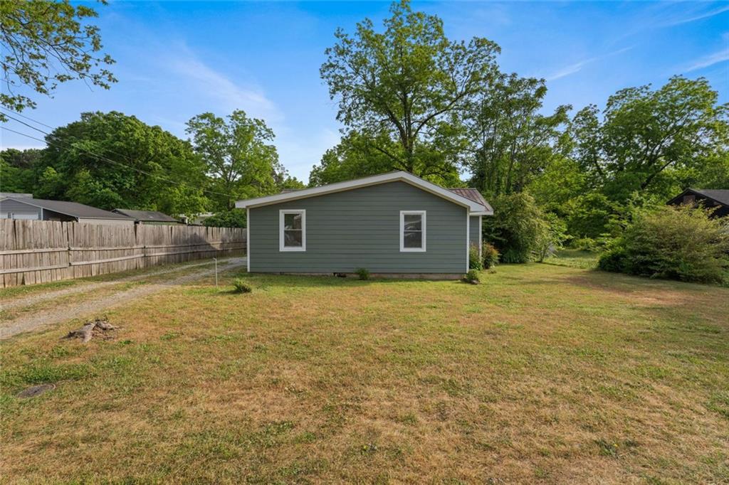 128 Victory Drive Monroe, GA 30655 - Photo 4 of 31