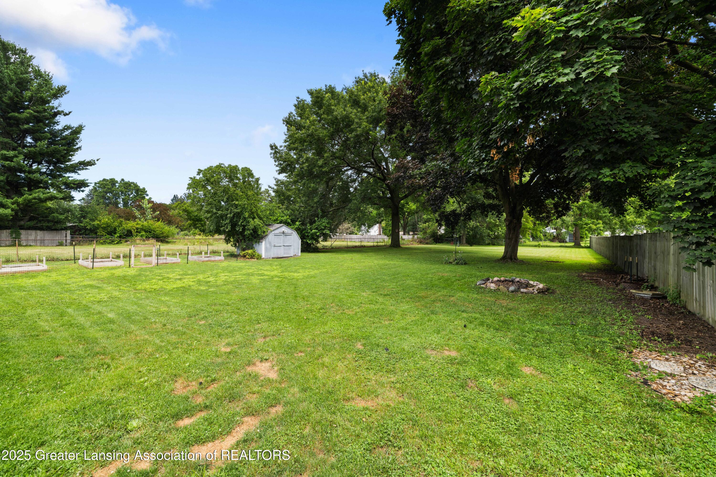 605 Clement Road Lansing, MI 48917 - Photo 41 of 51 AKP-27 (2)