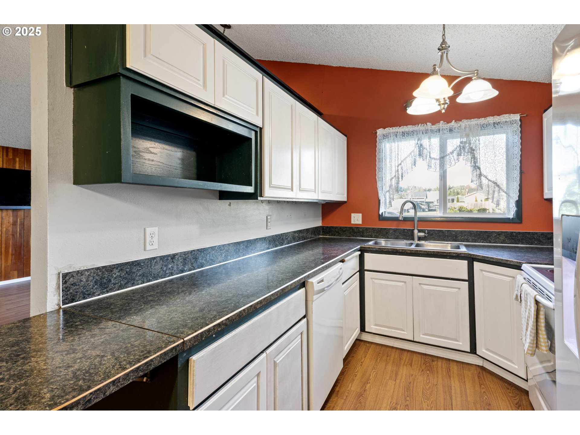 26 East 3rd Street Lowell, OR 97452 - Photo 12 of 35 Kitchen
