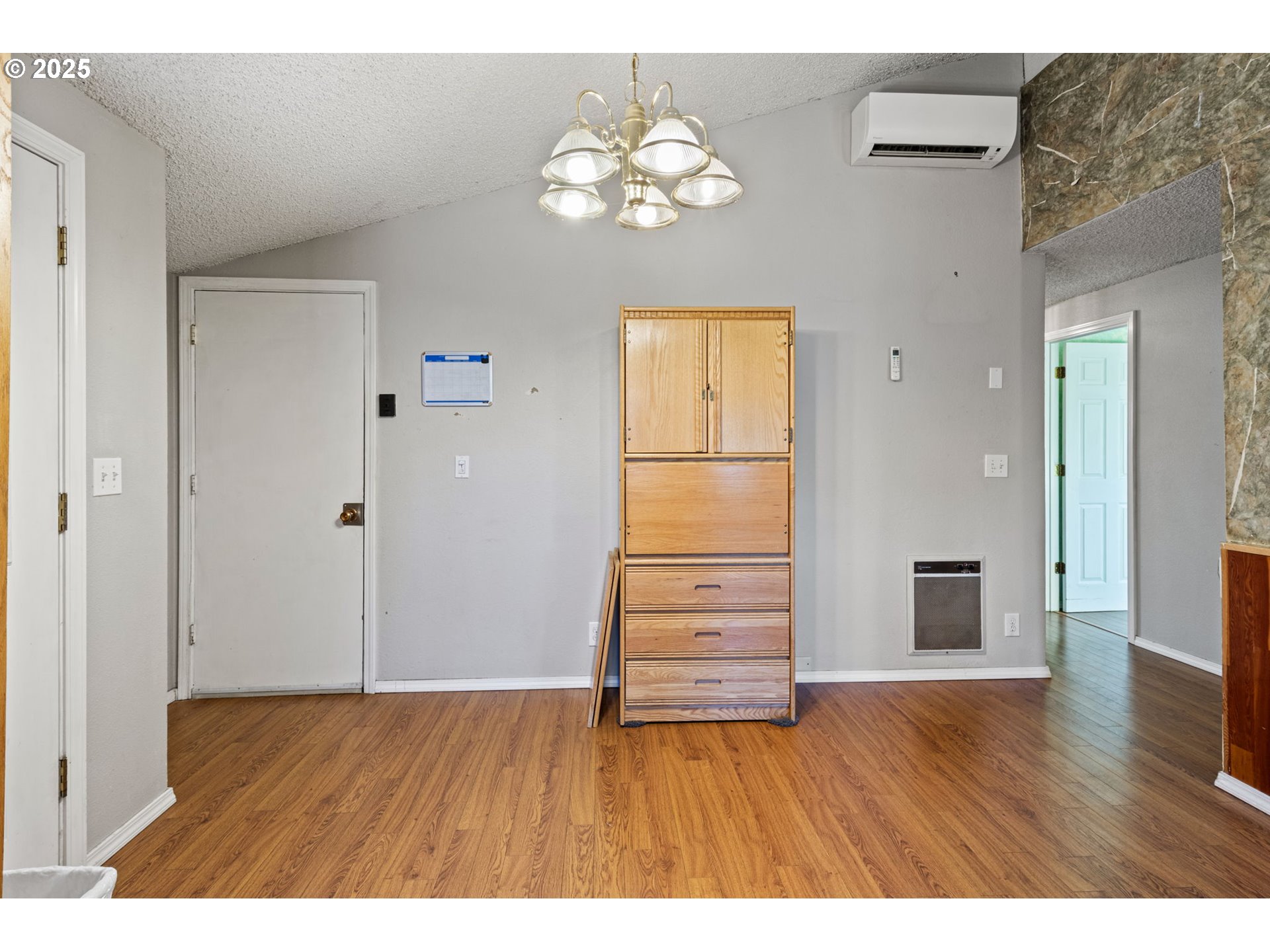 26 East 3rd Street Lowell, OR 97452 - Photo 13 of 35 Dining Room