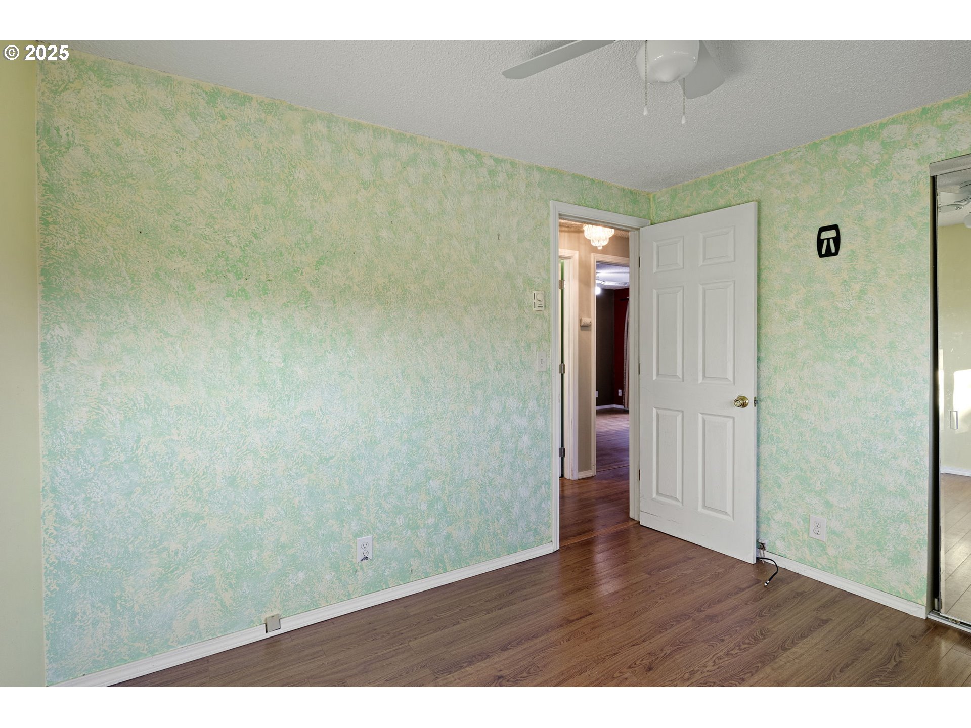 26 East 3rd Street Lowell, OR 97452 - Photo 18 of 35 Bedroom