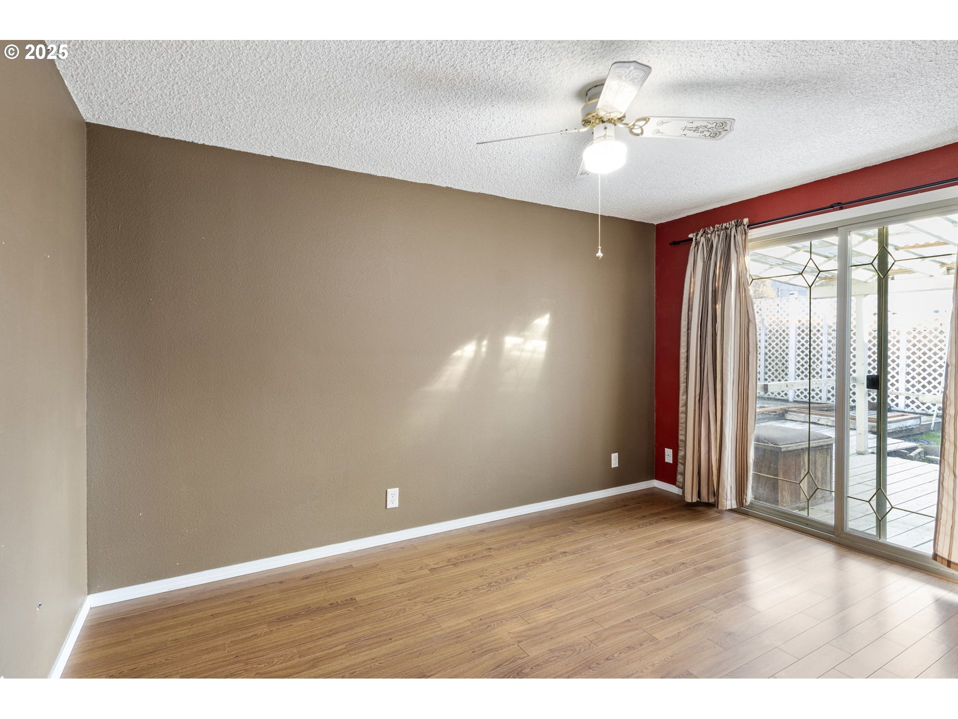 26 East 3rd Street Lowell, OR 97452 - Photo 22 of 35 Bedroom, Primary