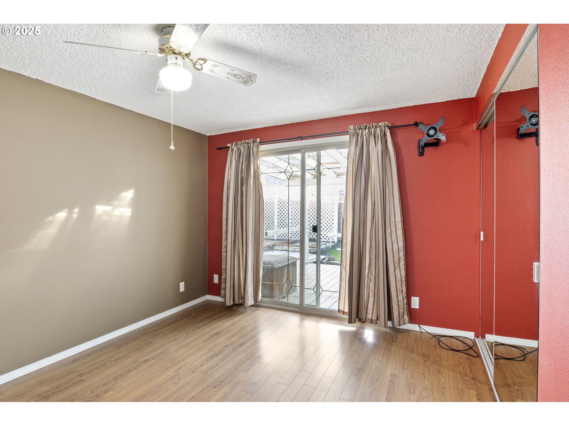 26 East 3rd Street Lowell, OR 97452 - Photo 23 of 35 Bedroom, Primary