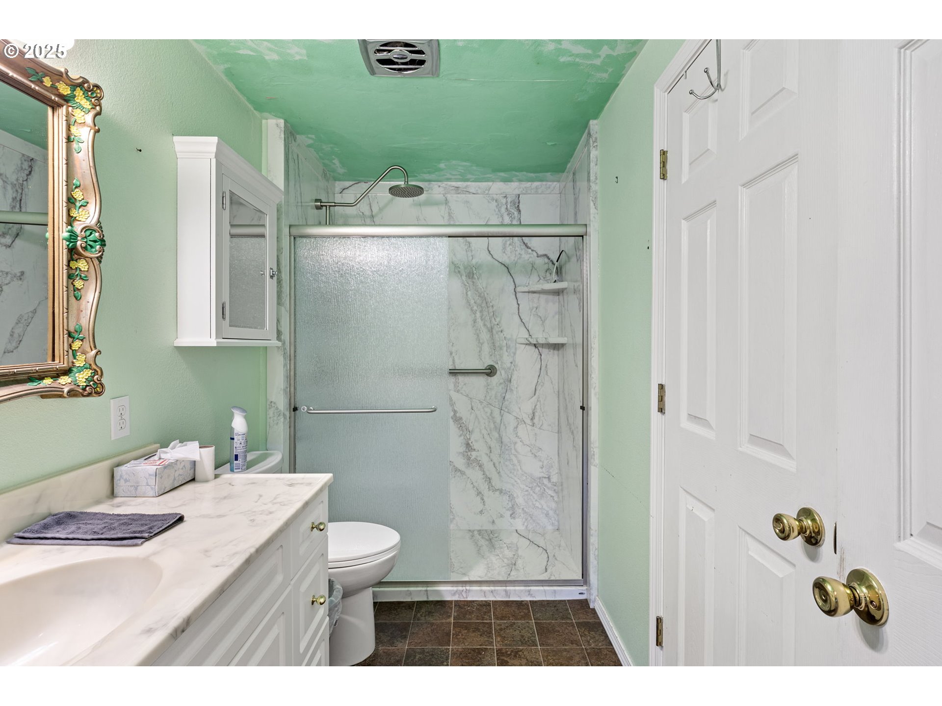 26 East 3rd Street Lowell, OR 97452 - Photo 27 of 35 Bathroom, Attached