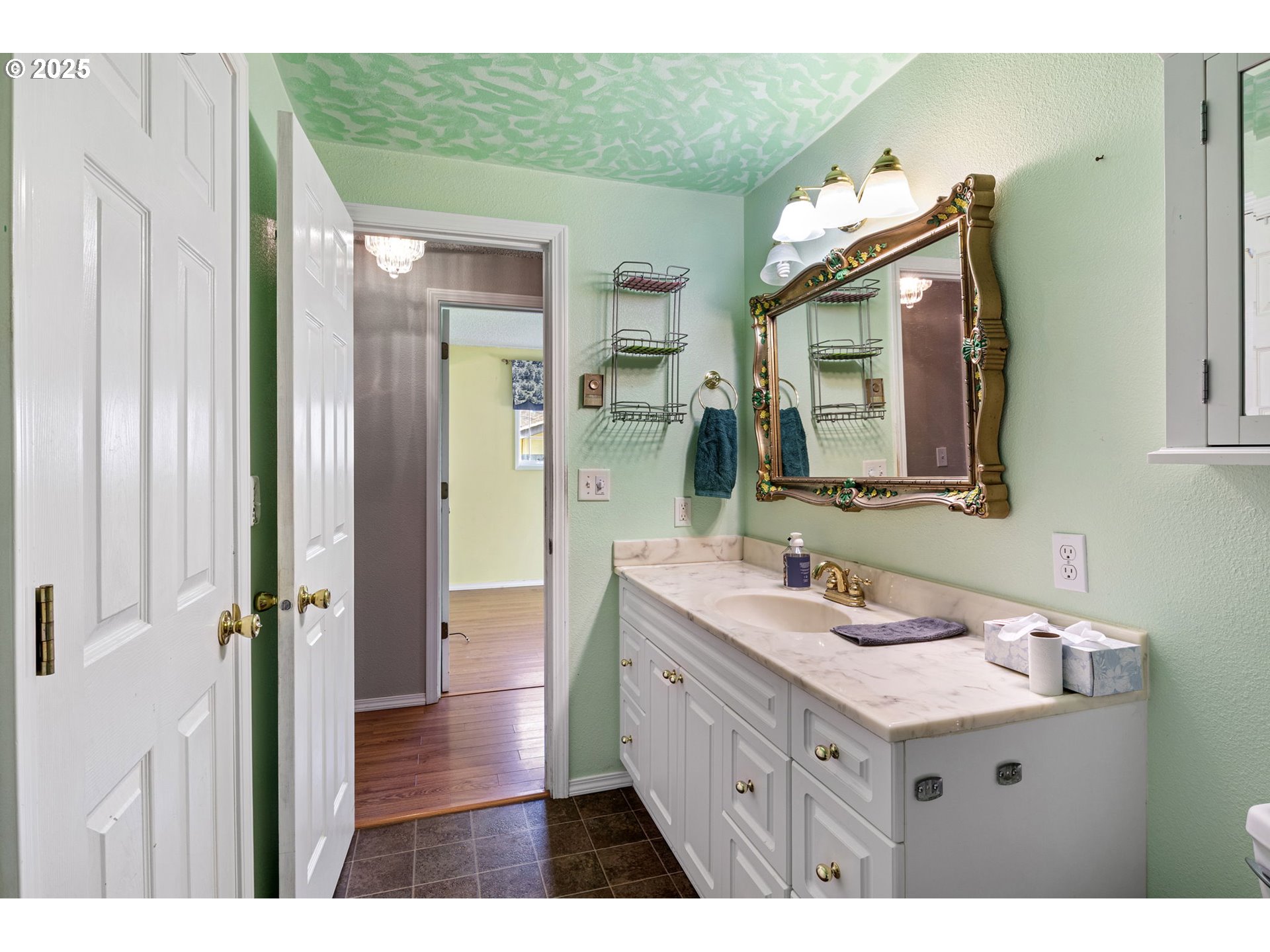 26 East 3rd Street Lowell, OR 97452 - Photo 28 of 35 Bathroom