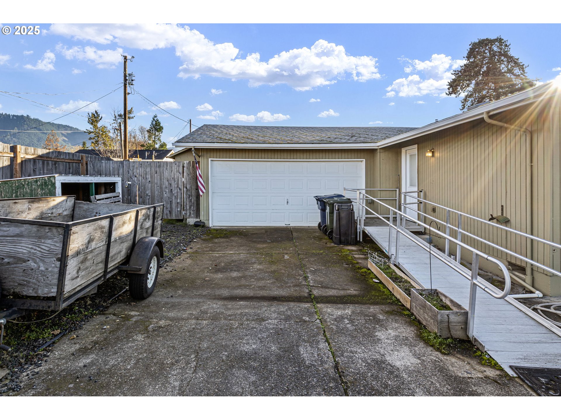 26 East 3rd Street Lowell, OR 97452 - Photo 34 of 35