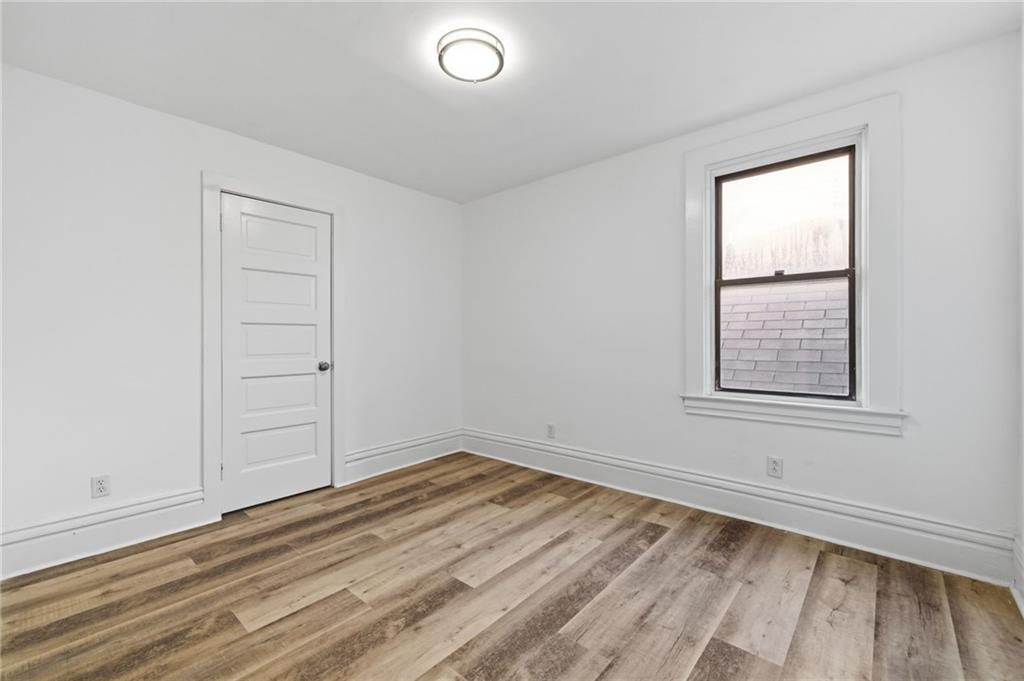 3707 Atkins Street Pittsburgh, PA 15212 - Photo 33 of 41 an empty room with window