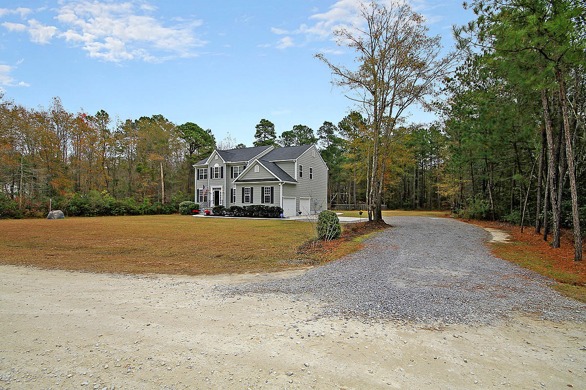 225 Deer Ridge front driveway view