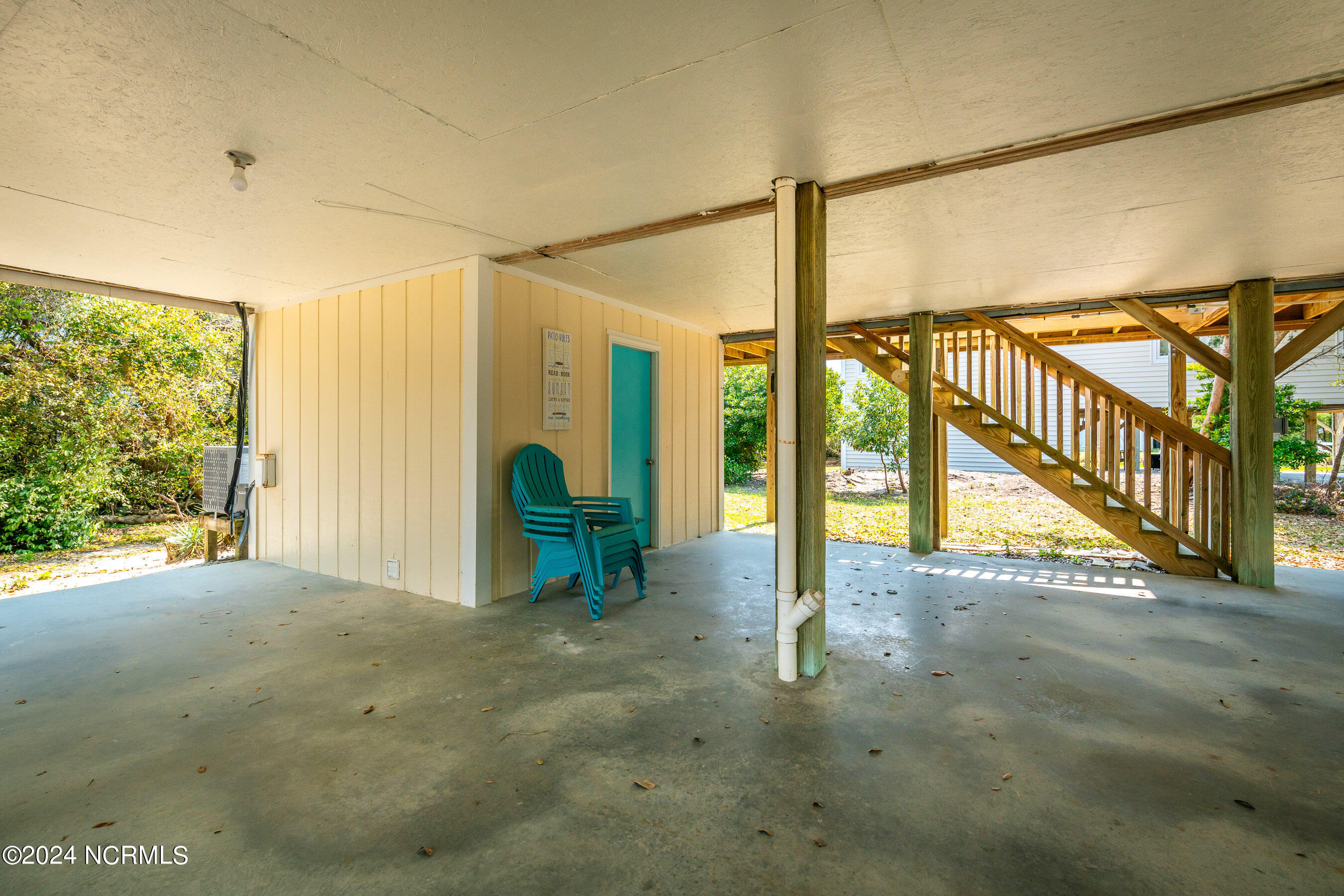 106 Robin Street Emerald Isle, NC 28594 - Photo 13 of 46 20240403 MLS A_Harris 106 Robin St Emera