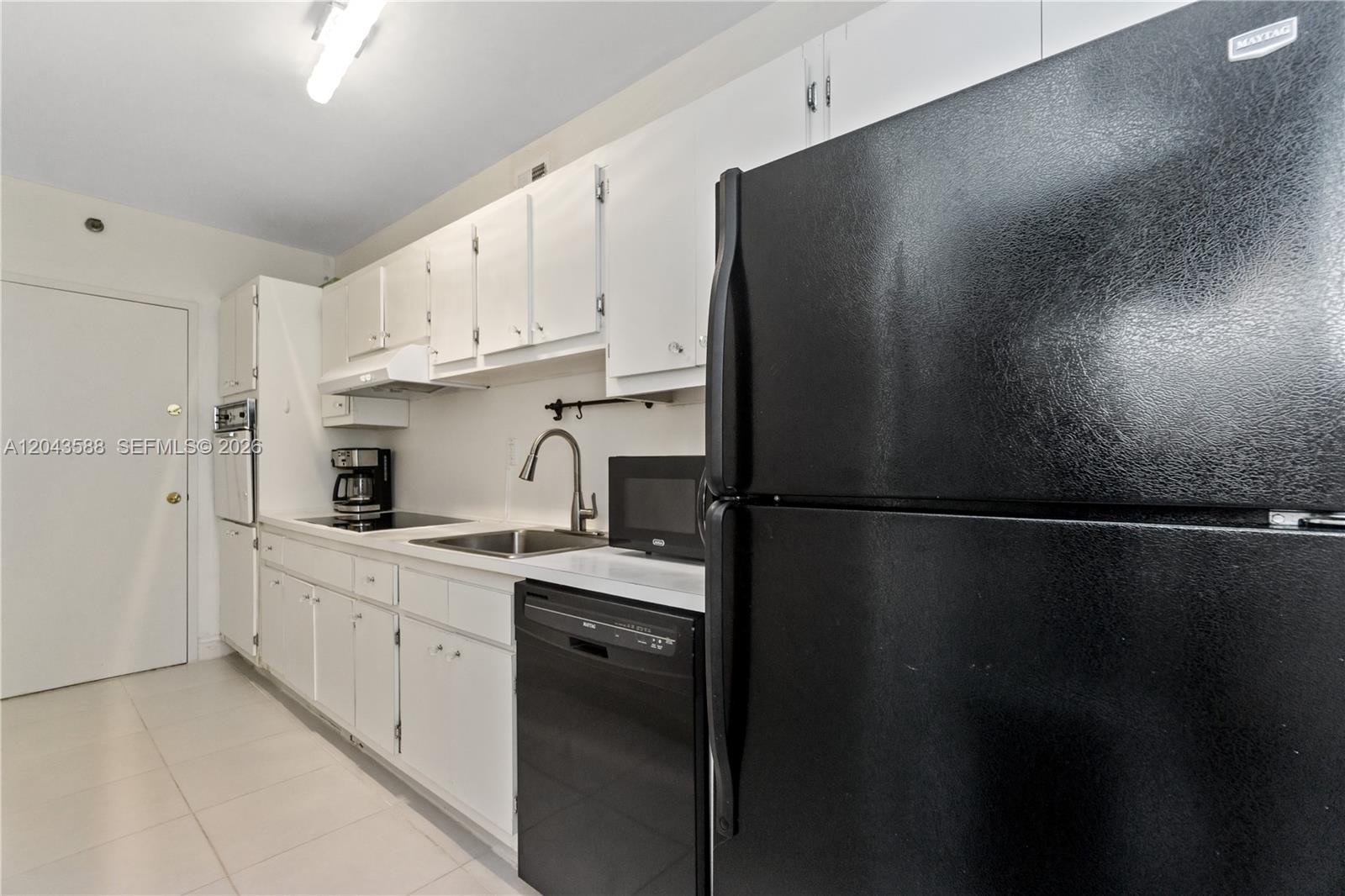 100 Lincoln Road, Unit 306 Miami Beach, FL 33139 - Photo 8 of 32