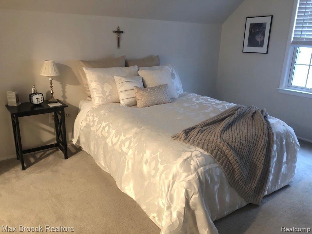 1827 Mansfield Road Birmingham, MI 48009 - Photo 27 of 34 master bedroom 2*.jpg