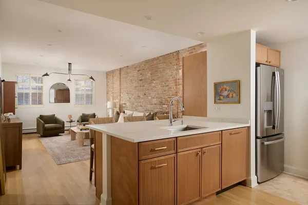 $3,500 | 1320 North La Salle Drive, Unit 1, Chicago, IL 60610