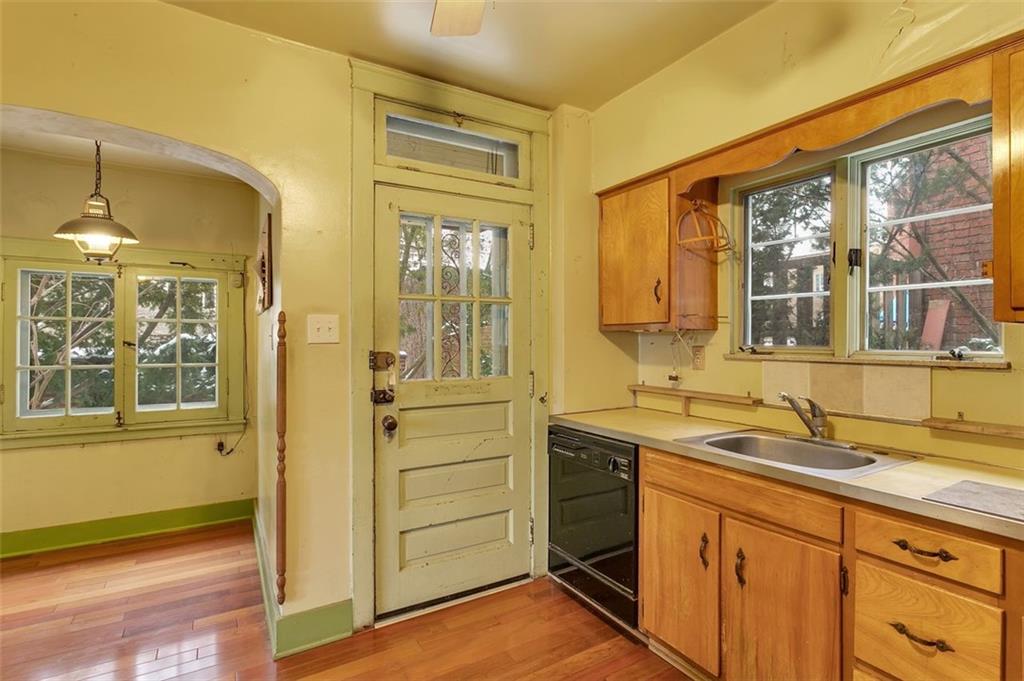 7536 Graymore Road Pittsburgh, PA 15221 - Photo 8 of 16 Gallery Image 8