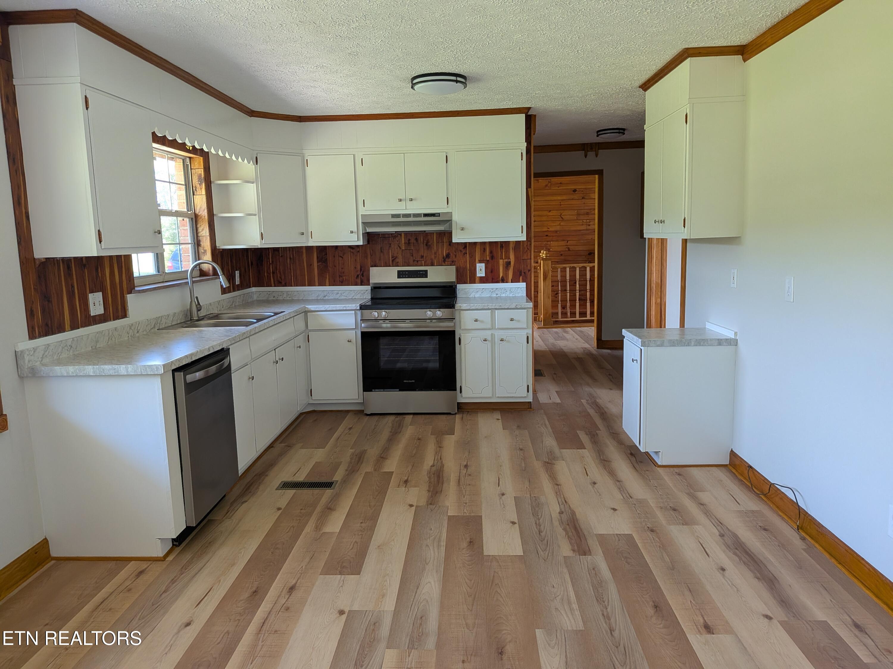 10024 Rutledge Pike Corryton, TN 37721 - Photo 9 of 29 3506