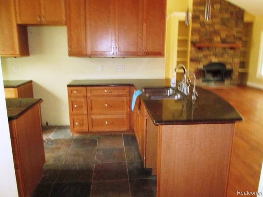609 Jennings Road Whitmore Lake, MI 48189 - Photo 6 of 21 1.jpg