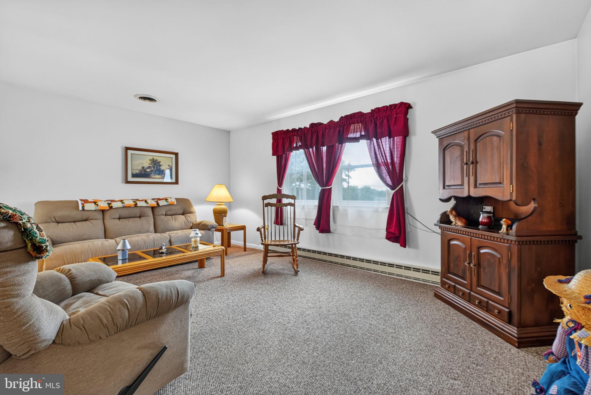 949 Brunnerville Road Lititz, PA 17543 - Photo 6 of 39 Spacious living room
