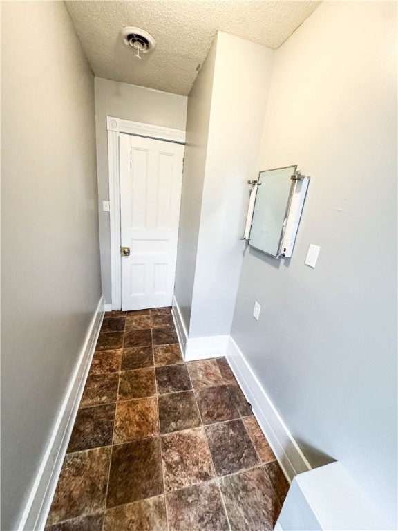 84 Ave B Rochester, NY 14621 - Photo 4 of 31