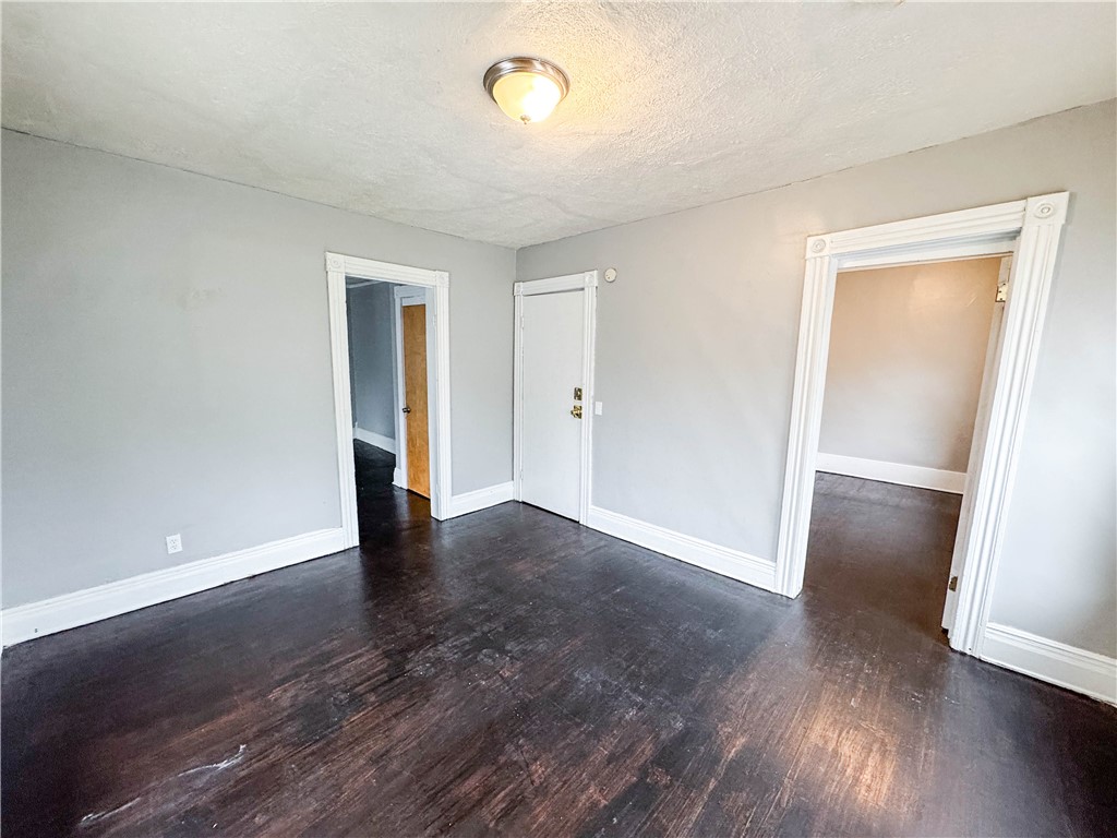 84 Ave B Rochester, NY 14621 - Photo 6 of 31