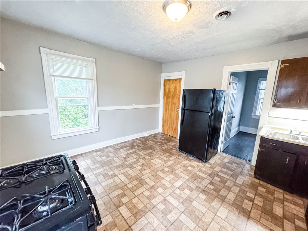 84 Ave B Rochester, NY 14621 - Photo 8 of 31