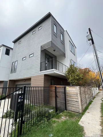 $1,850 | 415 Jackson Street, Unit 101, San Antonio, TX 78212