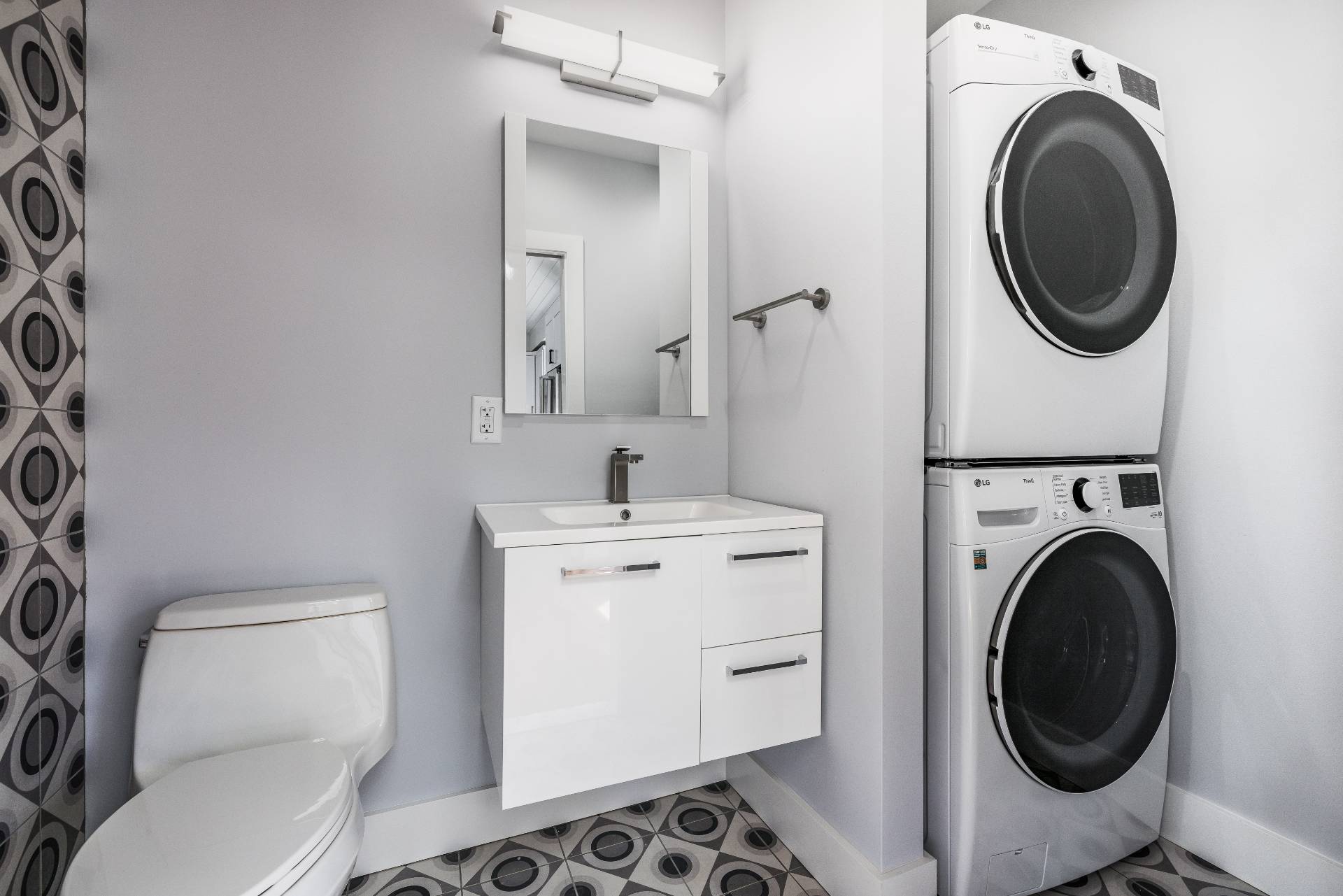 26 Poplar Street Sag Harbor, NY 11963 - Photo 10 of 20