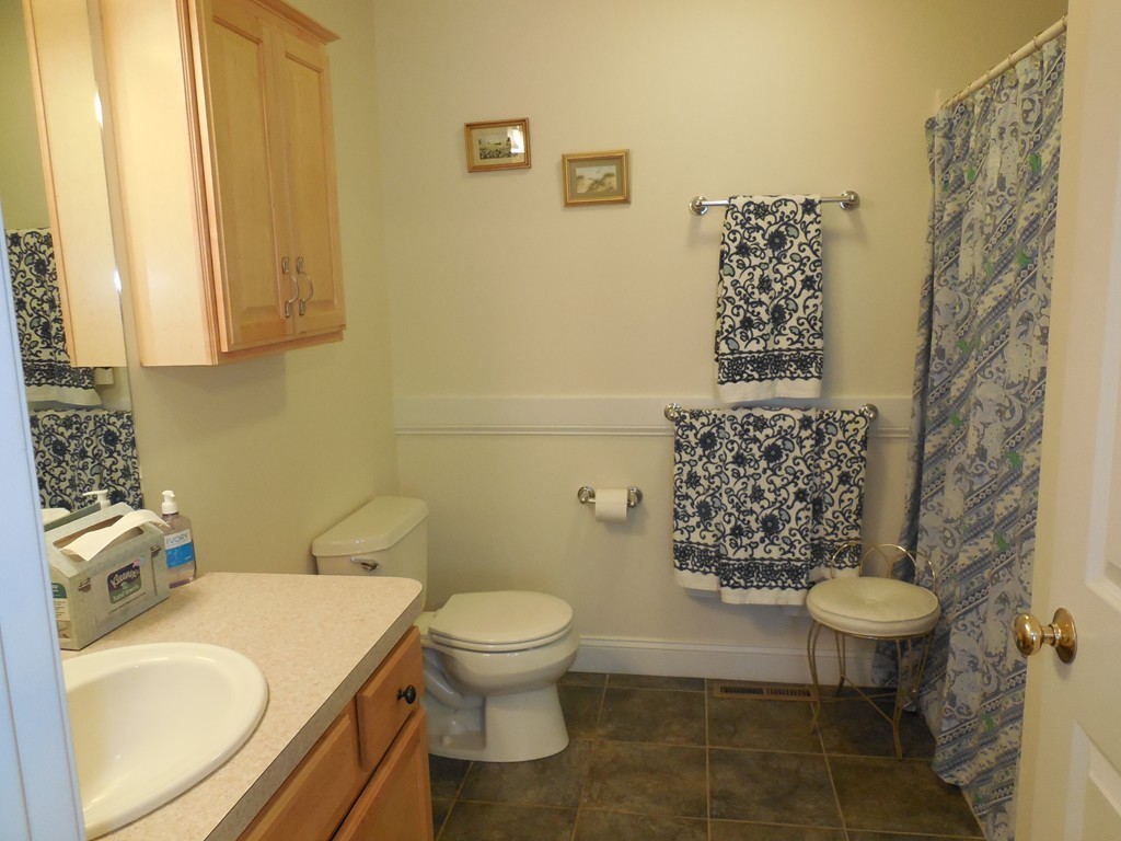 22 Pomeroy Meadow Road, Unit 23 Southampton, MA 01073 - Photo 17 of 29 Gallery Image 17