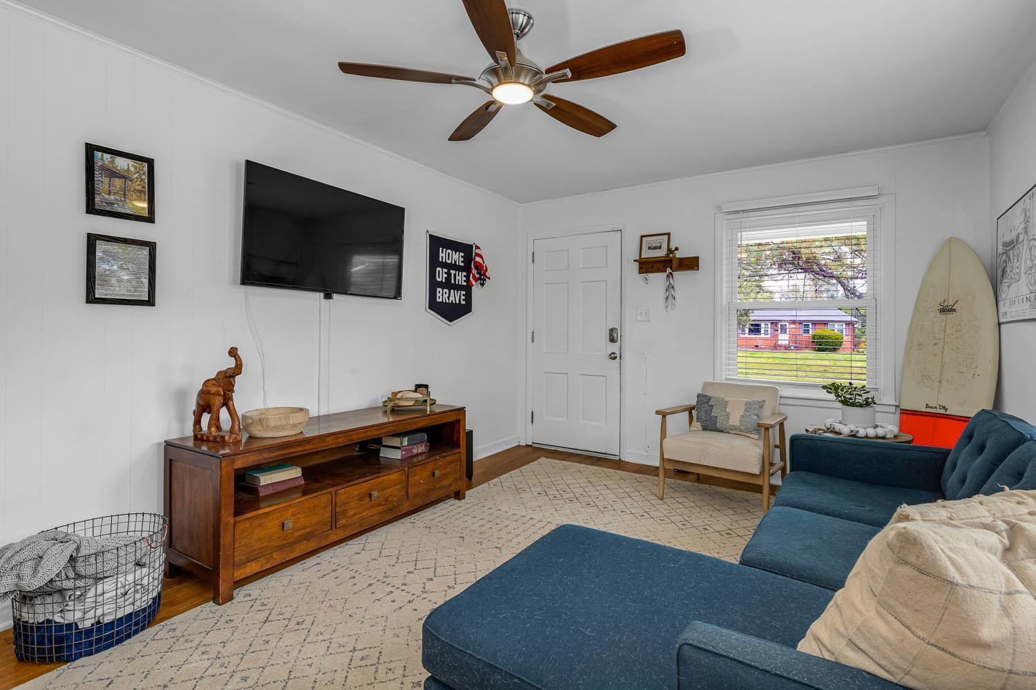 2456 Milburnie Road Raleigh, NC 27610 - Photo 5 of 23 Living Room
